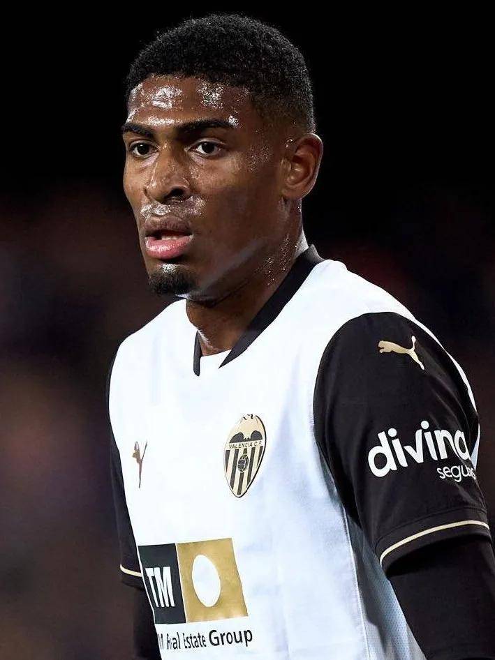 贡献了超过 贡献了超过